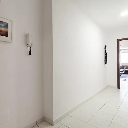 Modern Spacious 3 Bedroom Near The 公寓