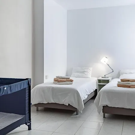 Modern Spacious 3 Bedroom Near The 公寓 厄尔梅达诺